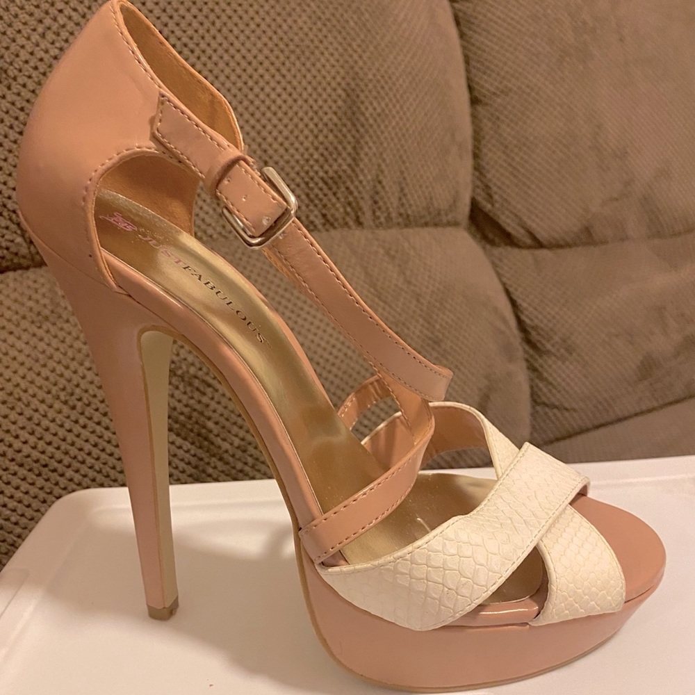 Justfab Beige/Cream platform sandals, size 10